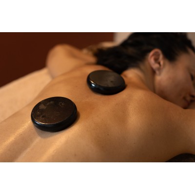 MASSAGE AUX PIERRES CHAUDES - 1 HEURE